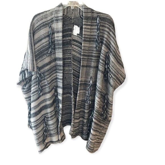 John Schultz OS Handmade Gray BOHO Tassle Kimono Western Funky Style Knit Cape - Picture 1 of 10
